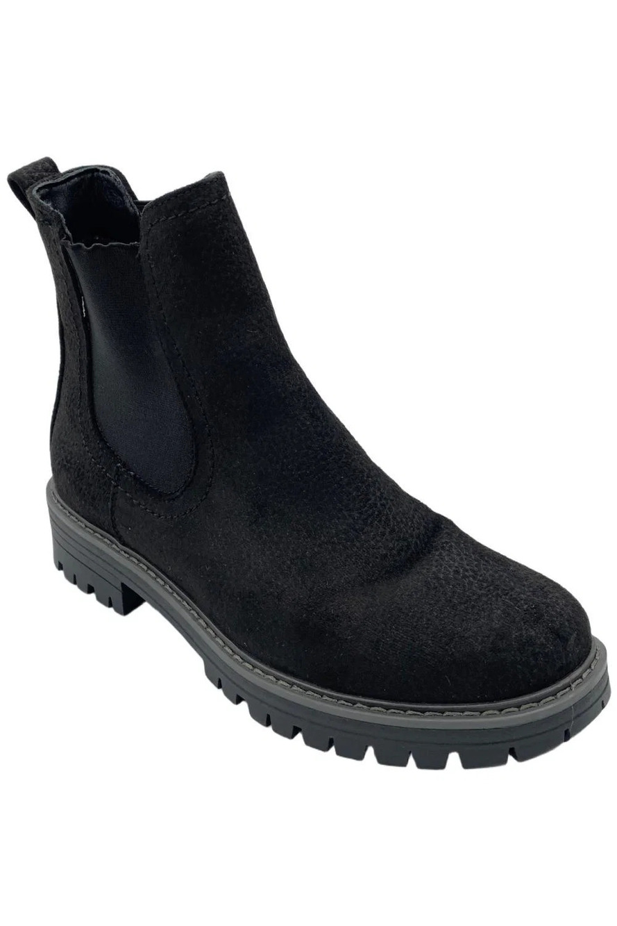 Cliffs by White Mountain Women's Mastery Chelsea Boot Black - Medium